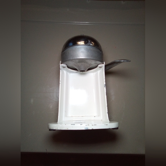 Vintage Rival Juice-O-Mat manual juicer Model 1905, white - Picture 1 of 10